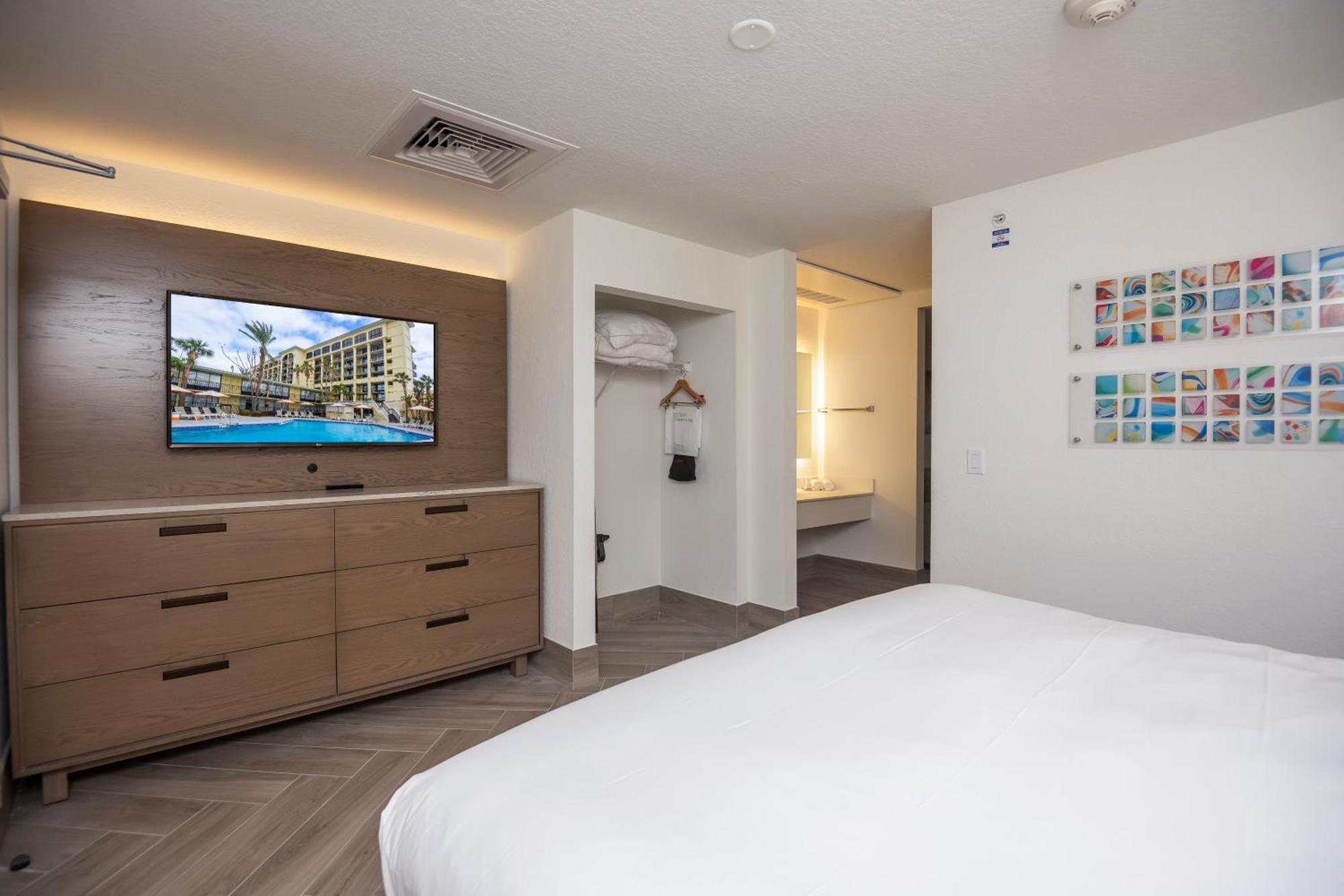 Junior King Suite City View